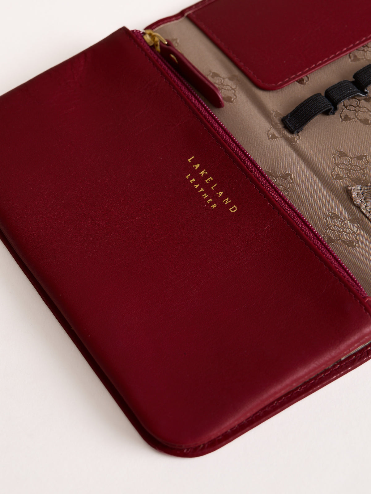 Grasmere Leather Beauty Roll