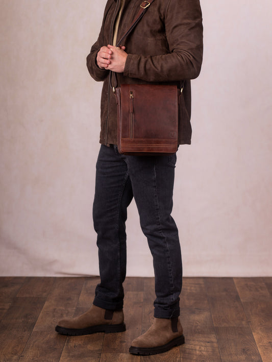 Keswick Medium Leather Messenger Bag