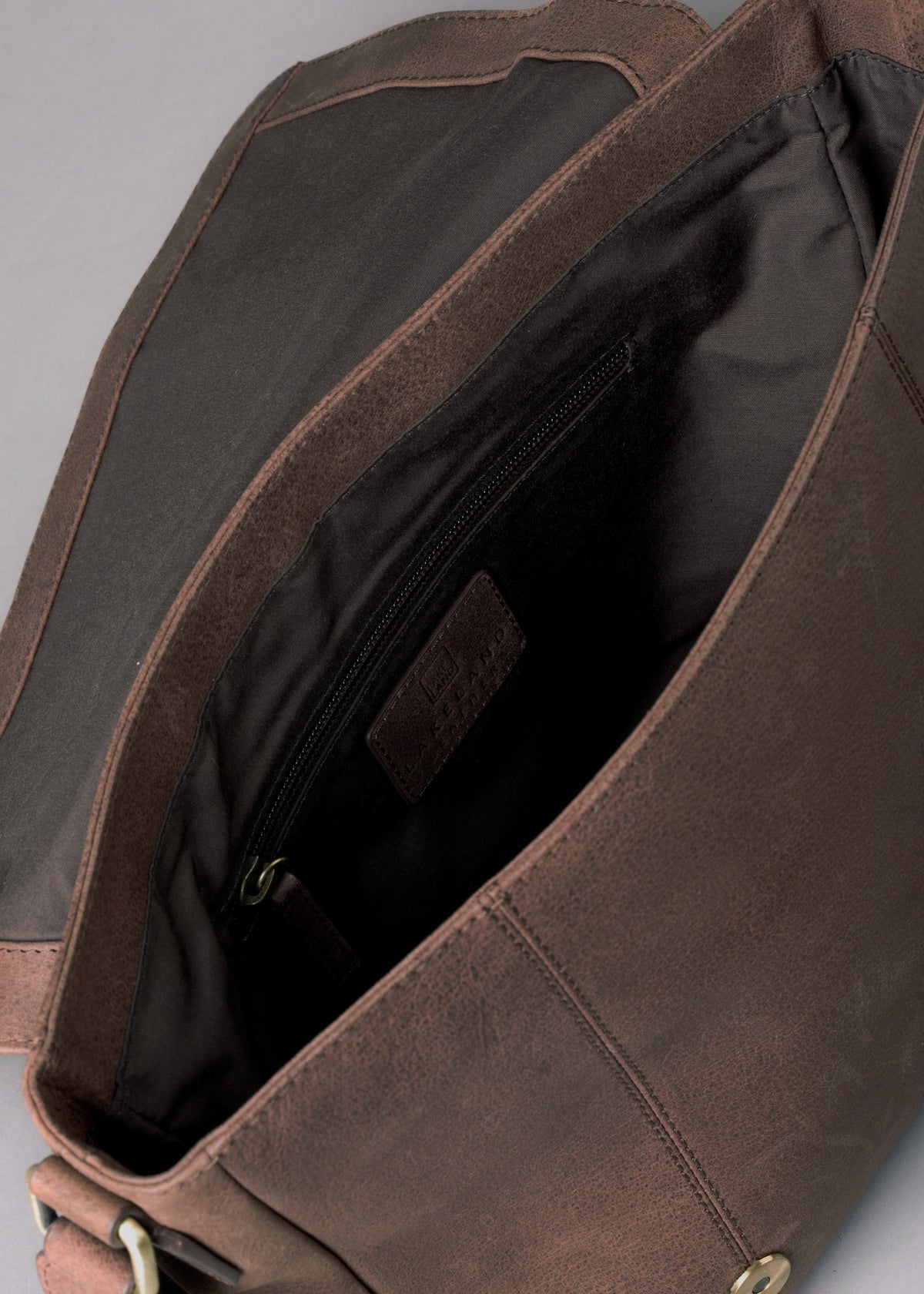 Hutton Leather Messenger Bag