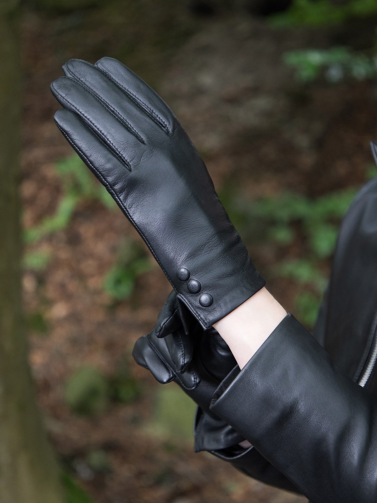 Beatrice II Button Detail Gloves