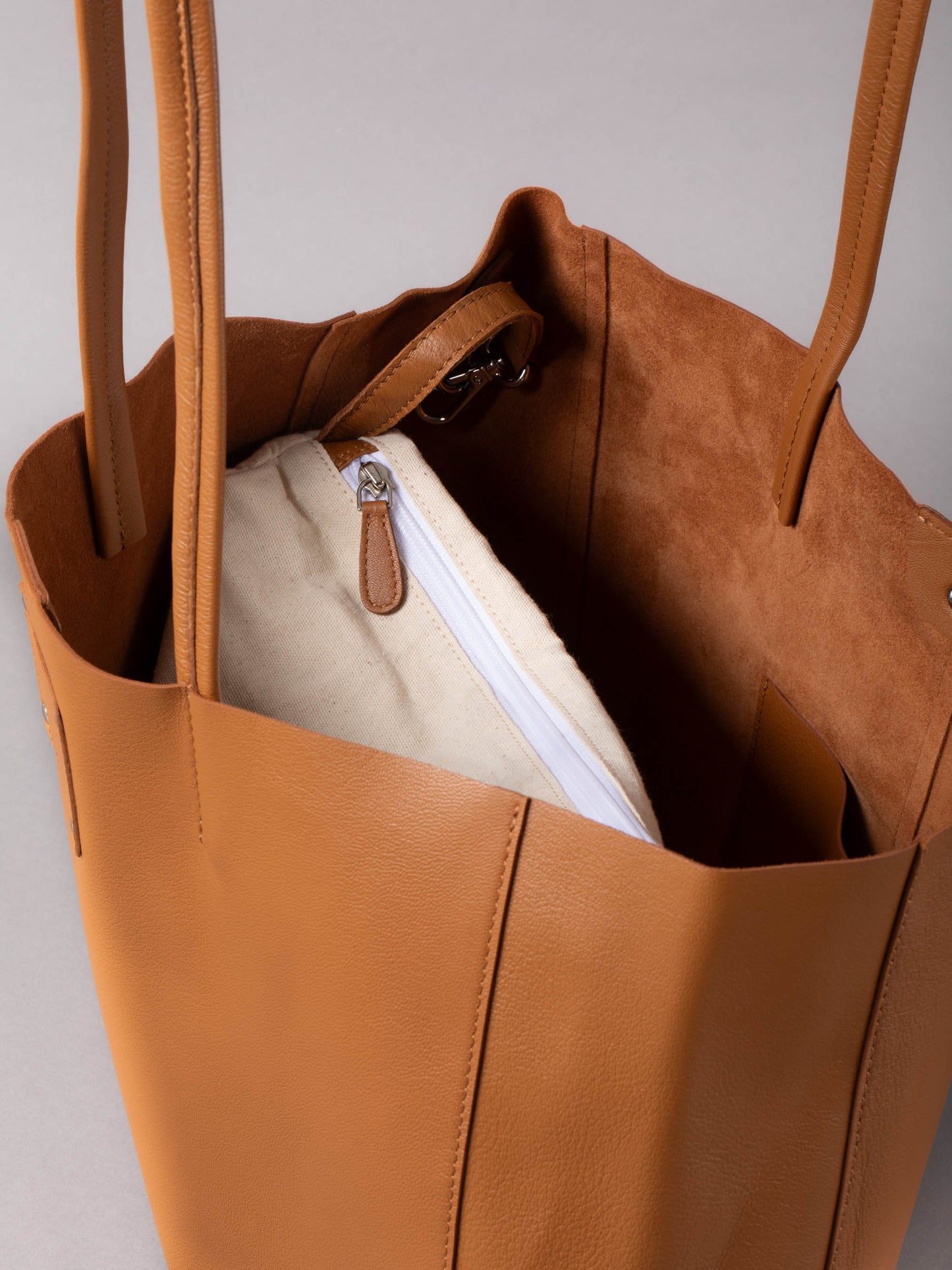 Tarn Leather Tote Bag