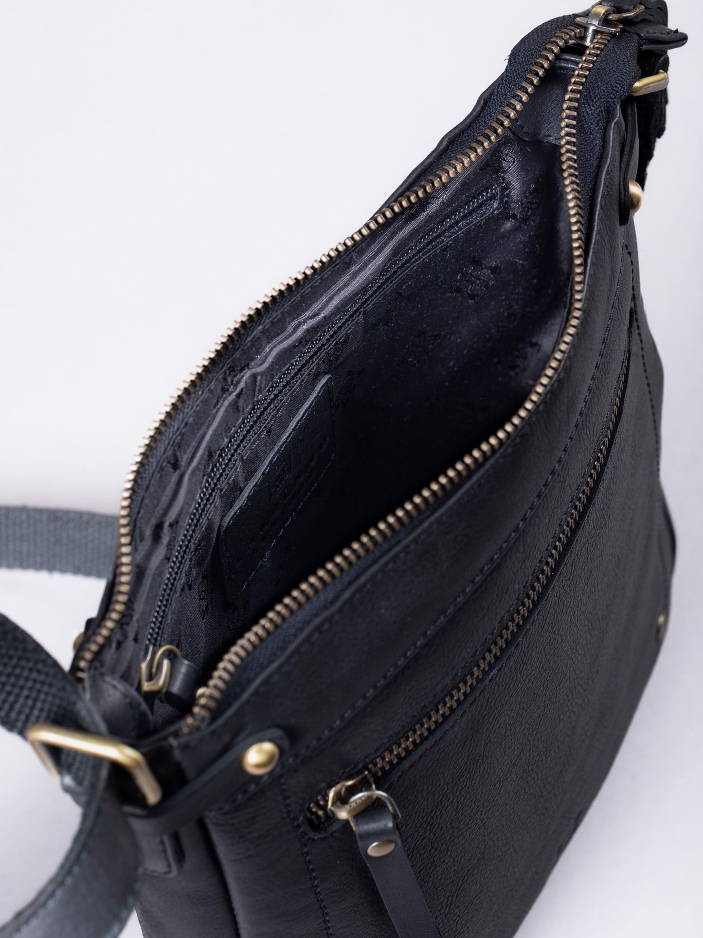 Harstone Large Leather Cross Body Bag