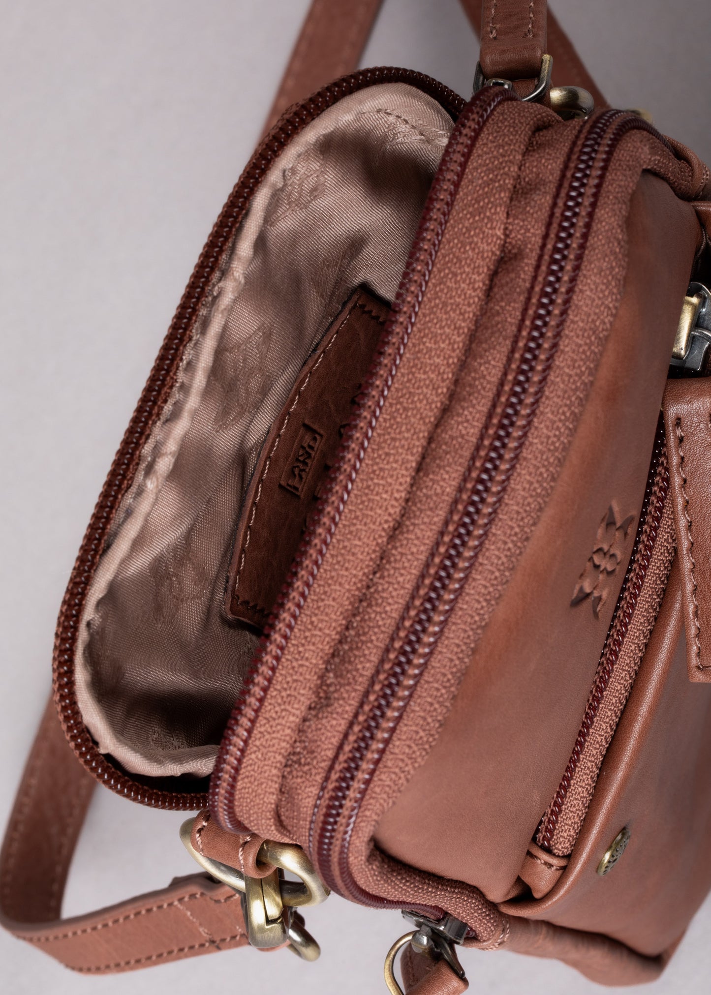 Harstone Leather Travel Bag