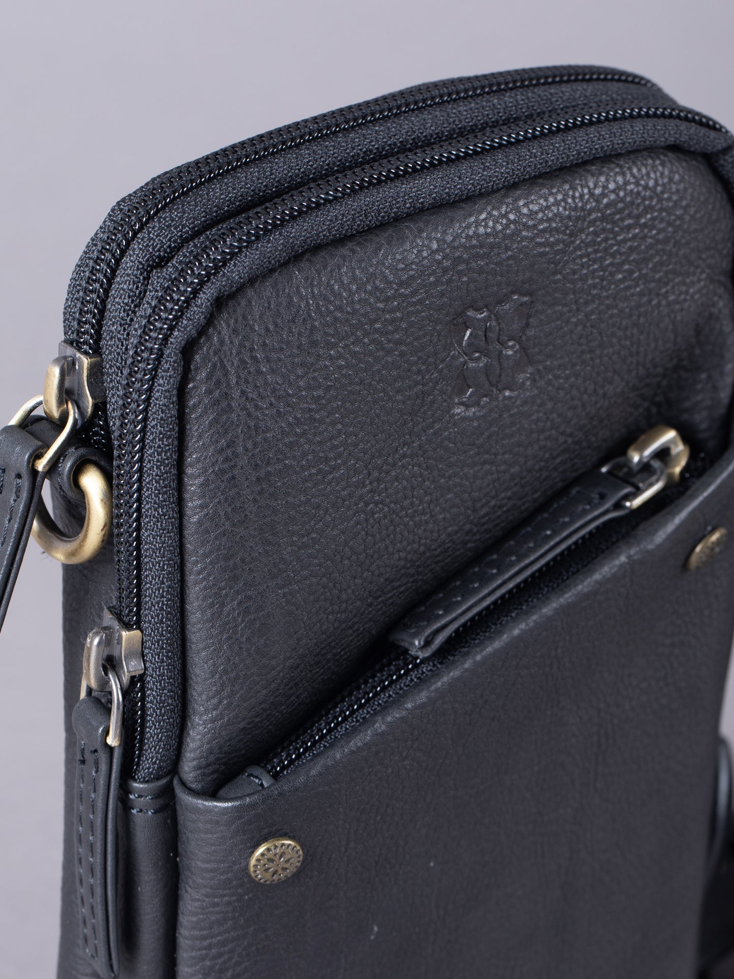 Harstone Leather Travel Bag