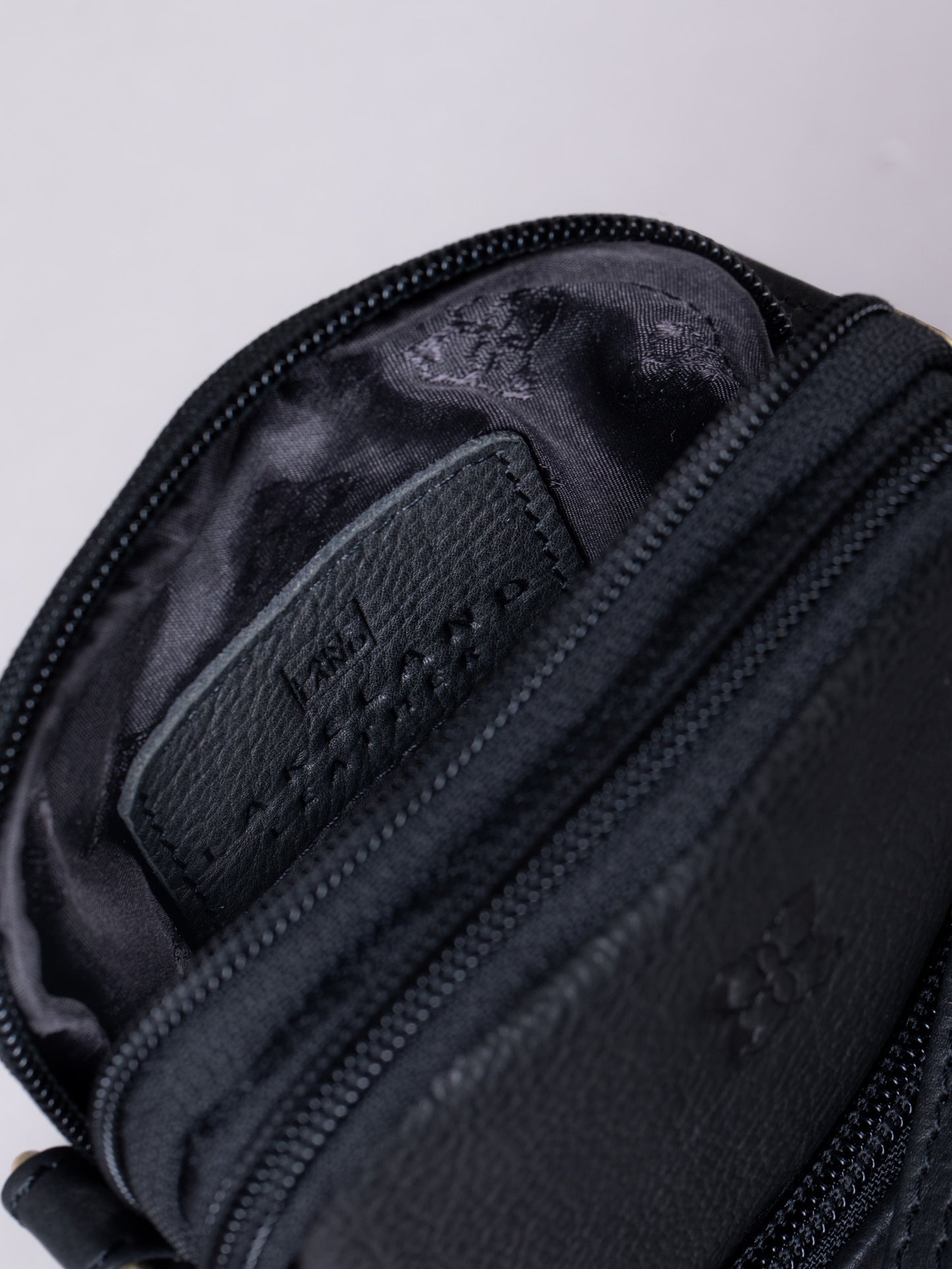 Harstone Leather Travel Bag