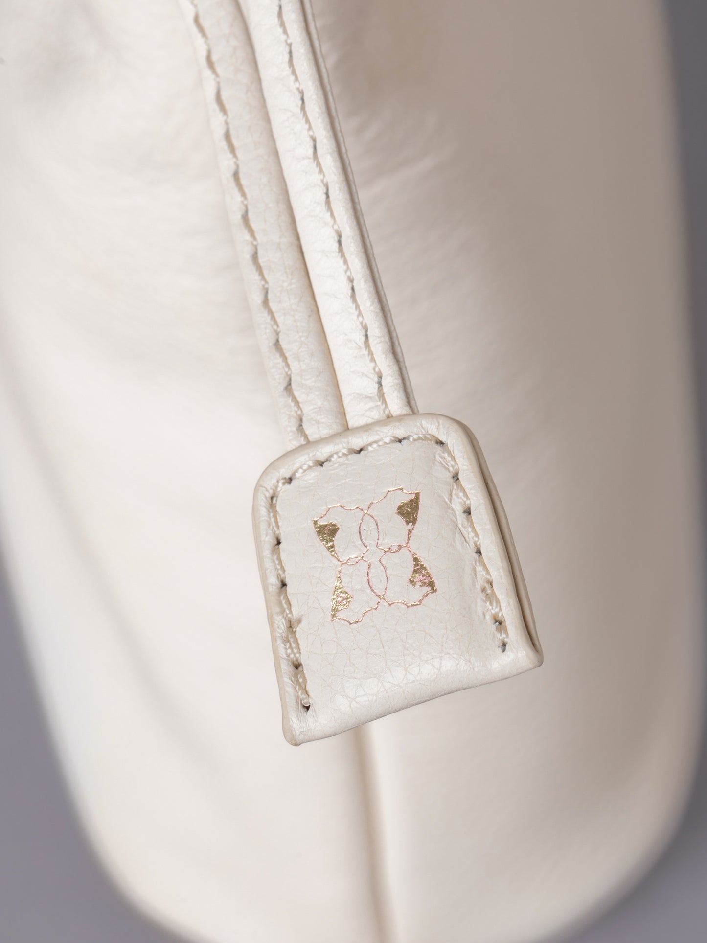 Eskrigg Leather Drawstring Cross Body Bag