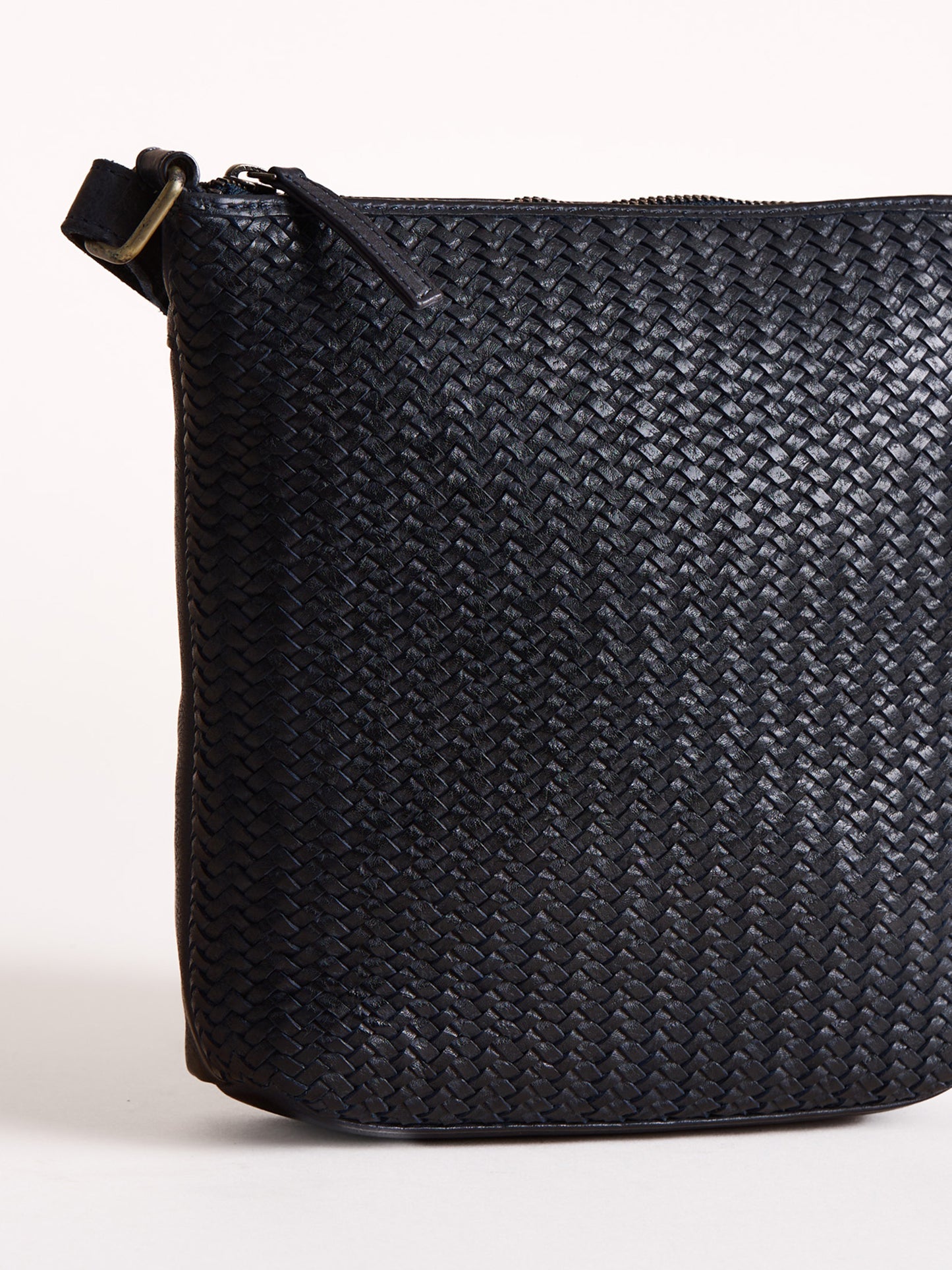 Wreay Cross Body Bag