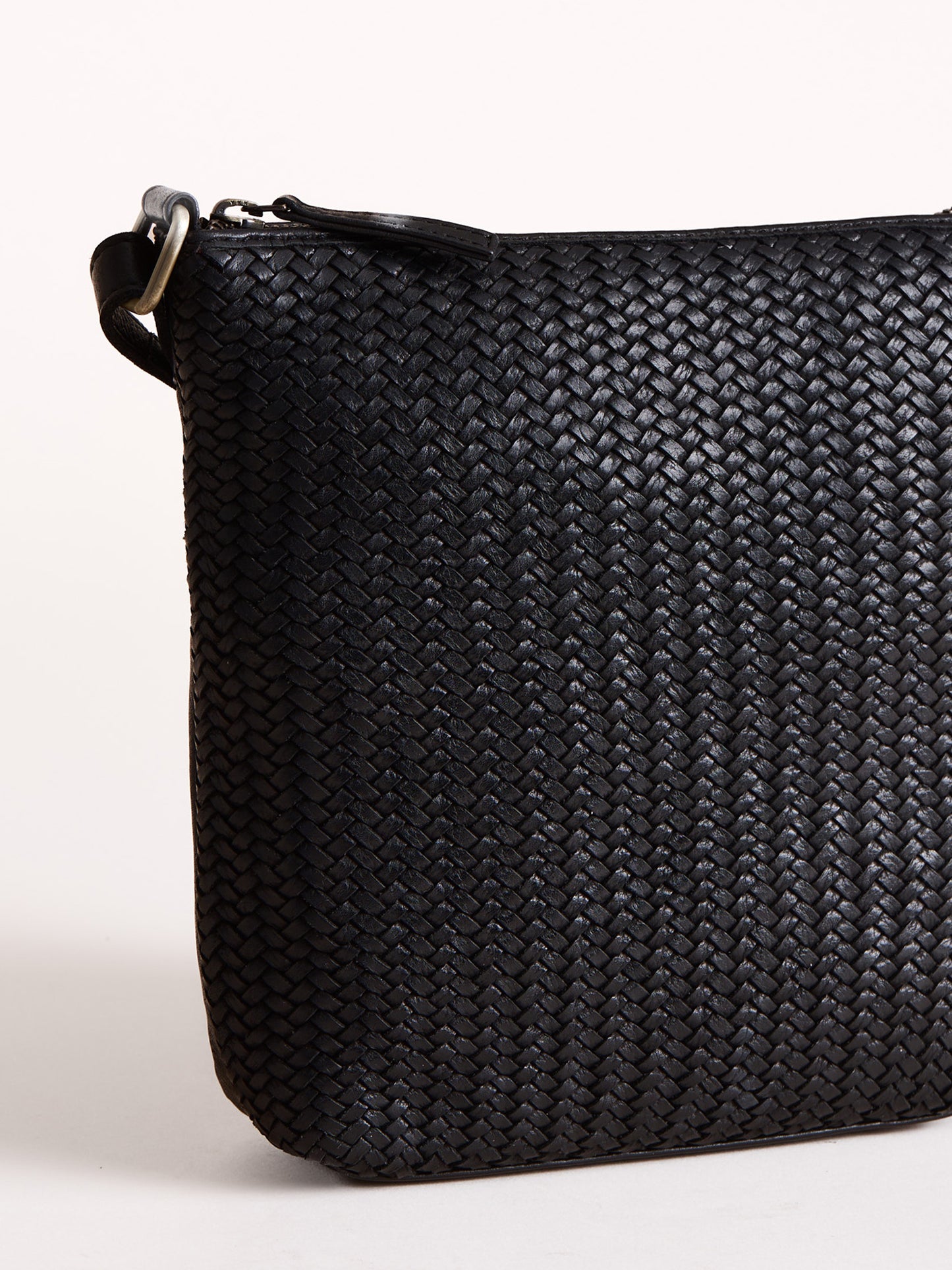 Wreay Cross Body Bag