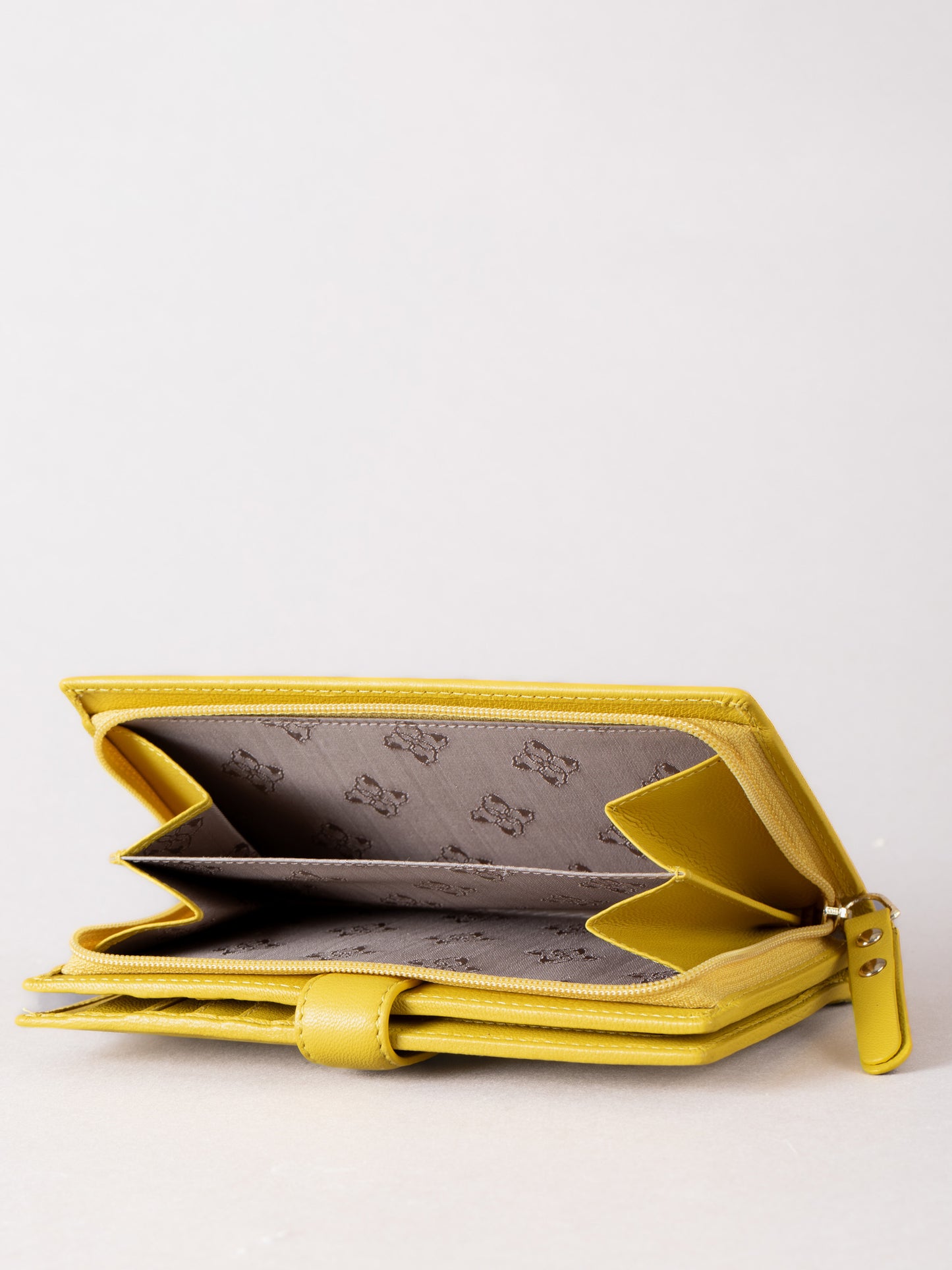 Icon Stud Large Leather Tab Purse