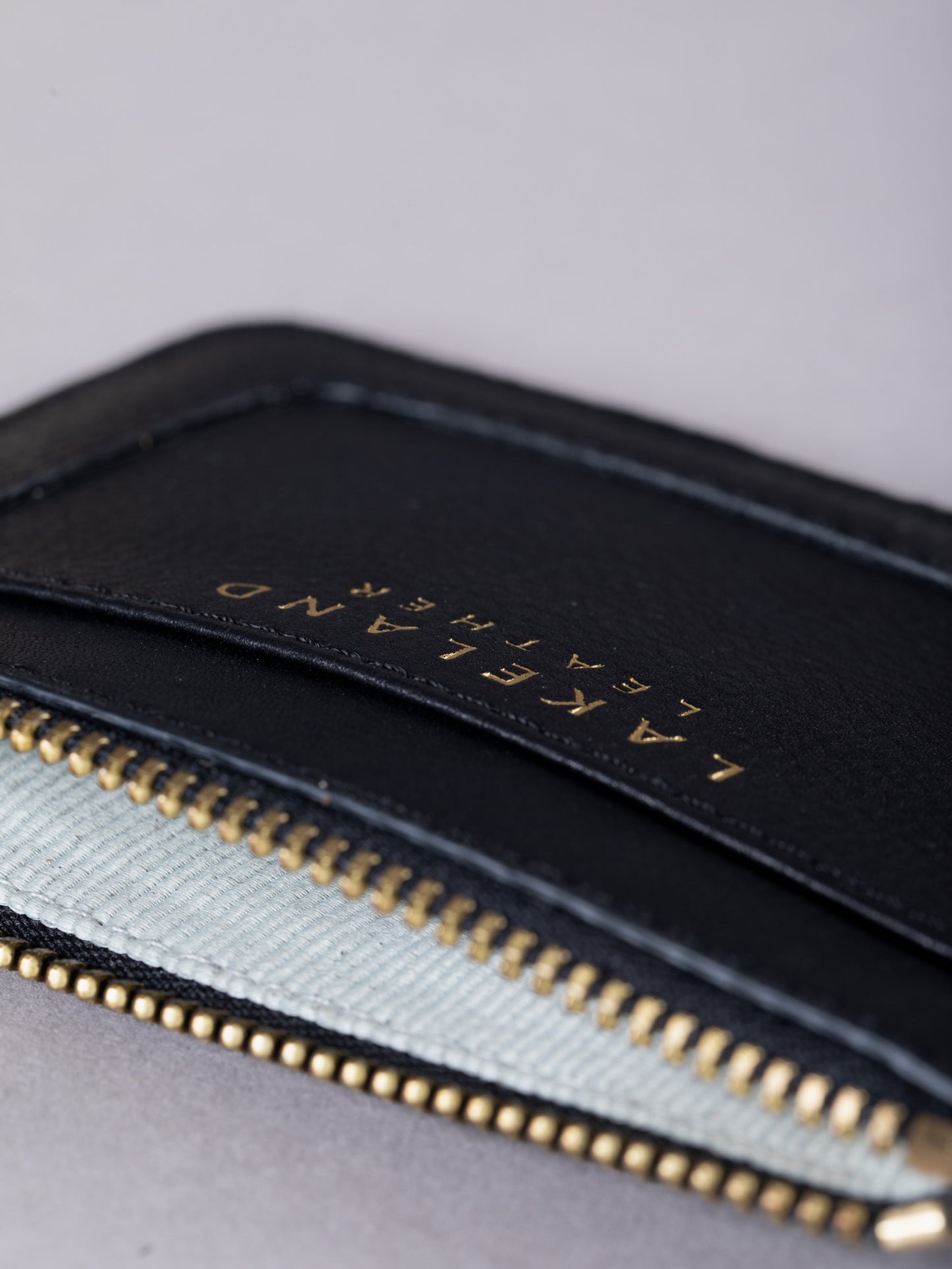 Tarraby Leather Coin and Card Holder