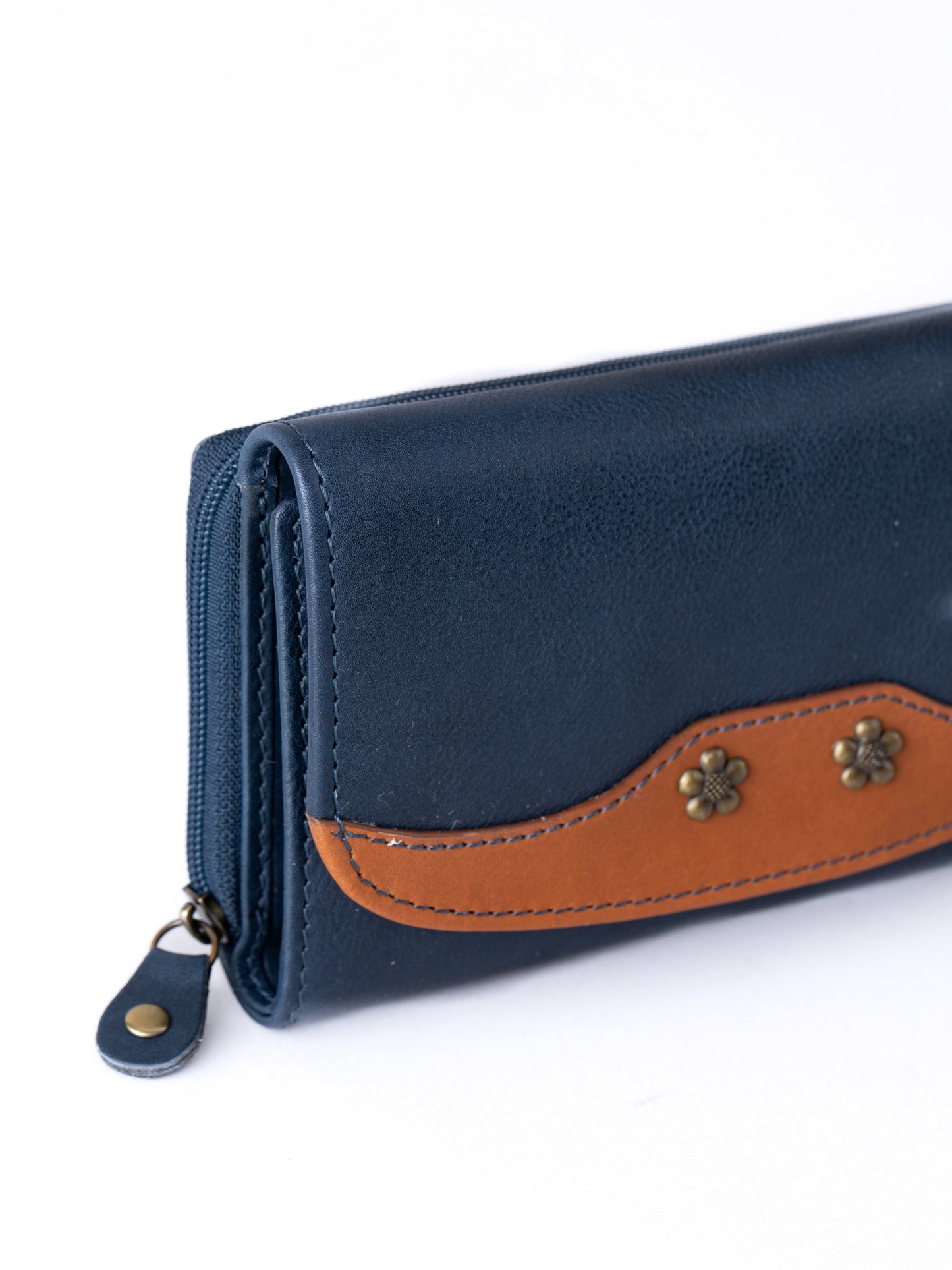 Hartsop Flapover Leather Purse