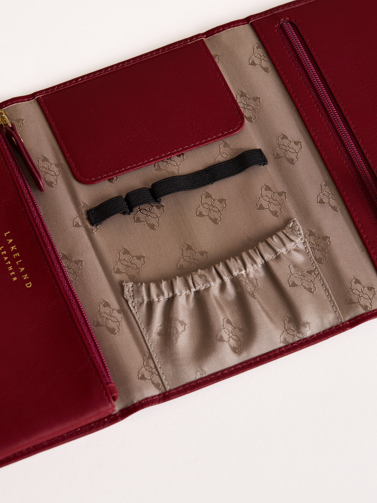 Grasmere Leather Beauty Roll