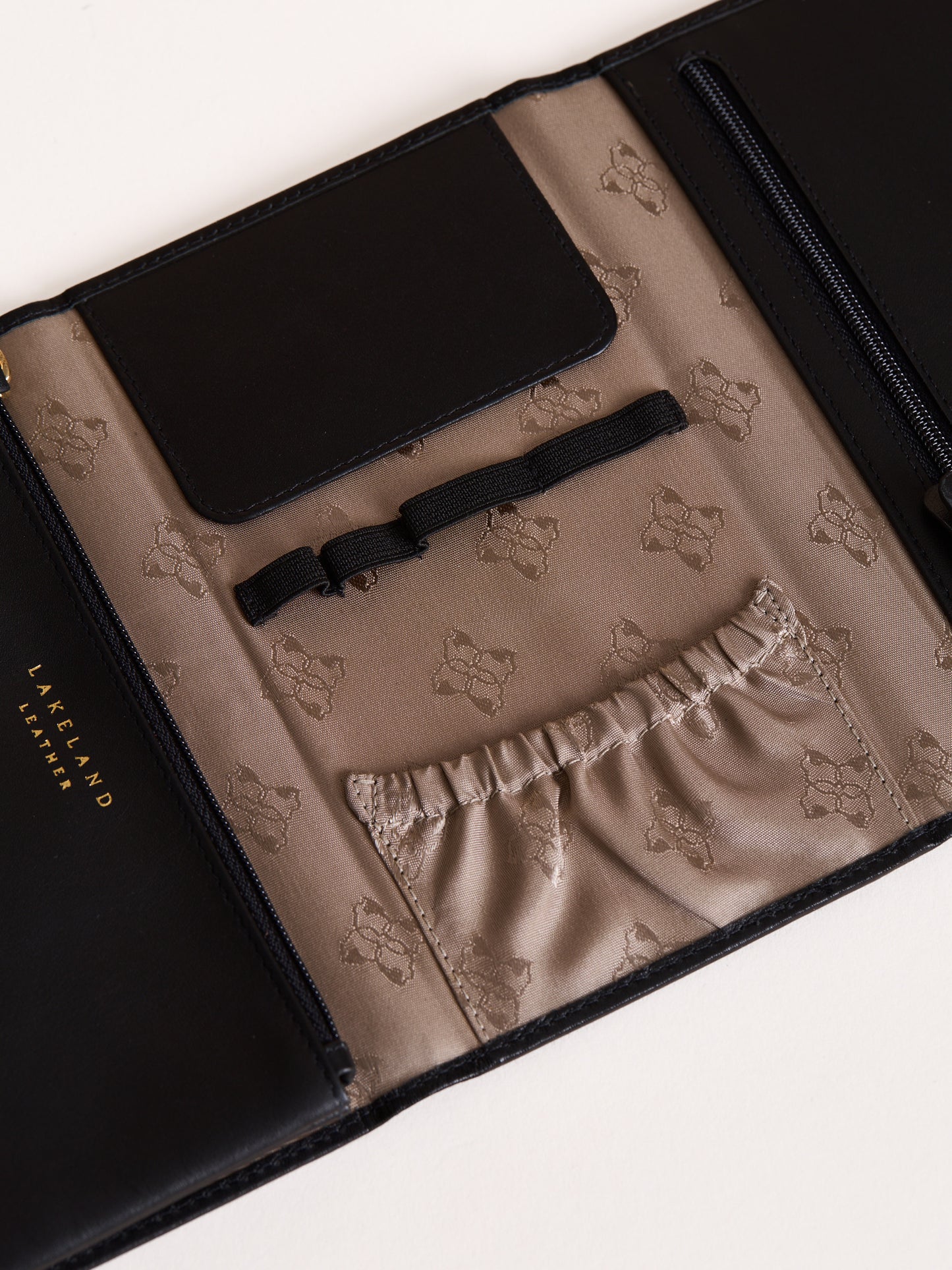 Grasmere Leather Beauty Roll