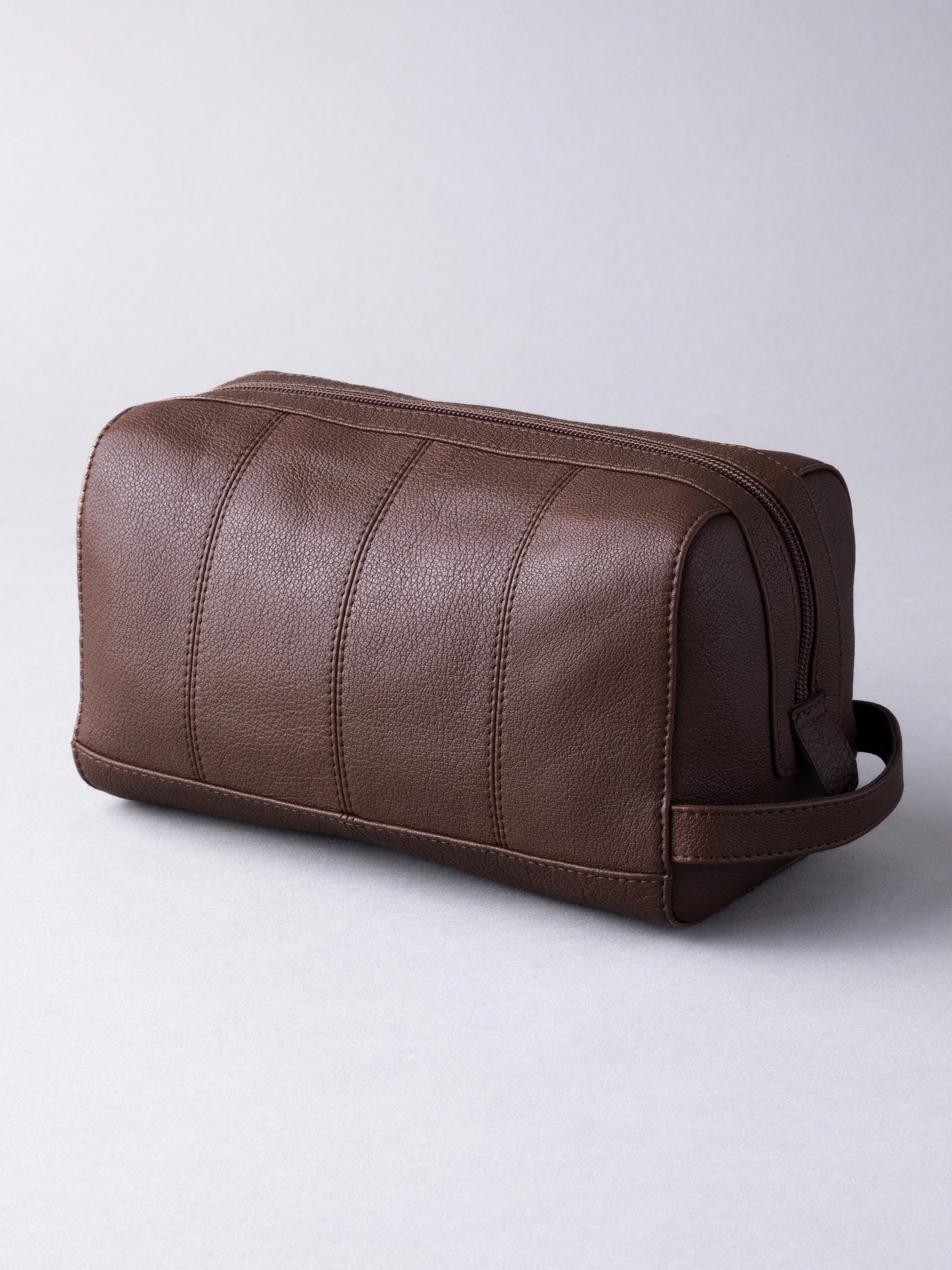 Discoverer Leather Washbag