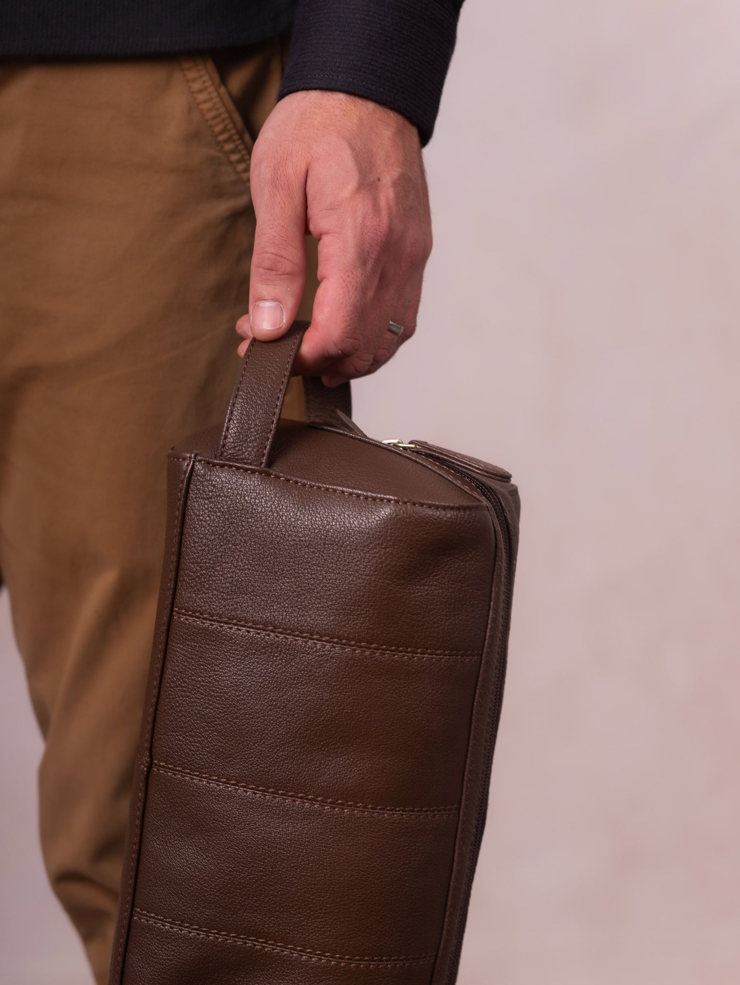 Discoverer Leather Washbag