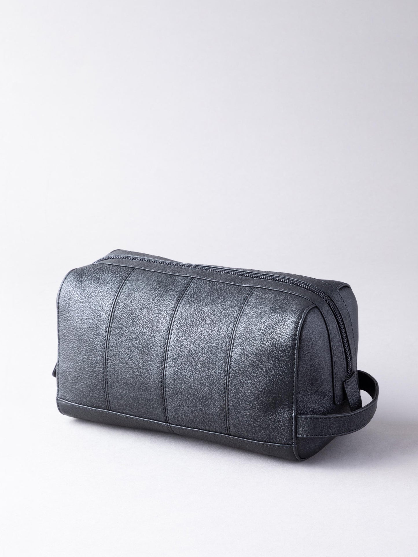 Discoverer Leather Washbag