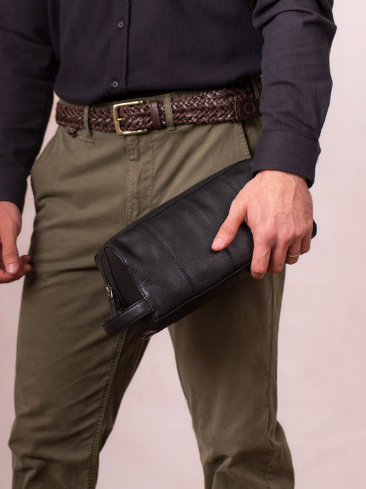 Discoverer Leather Washbag