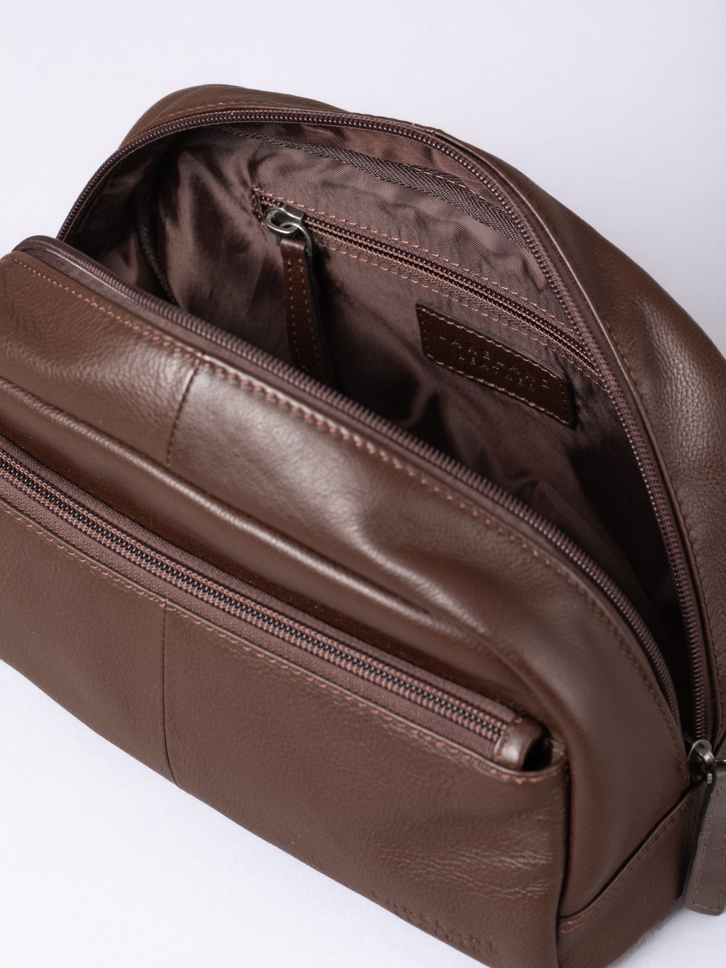 Silloth Leather Washbag