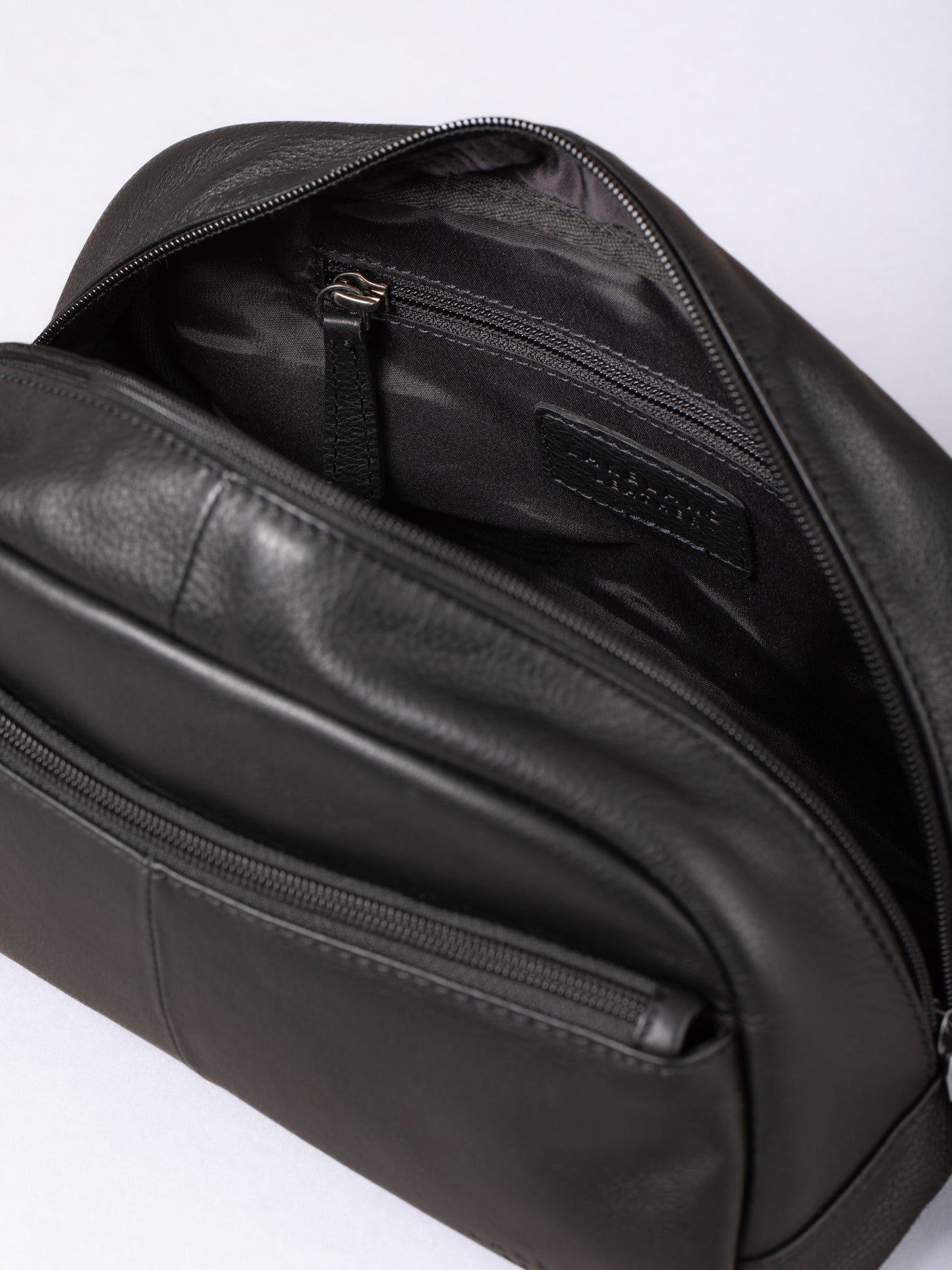 Silloth Leather Washbag