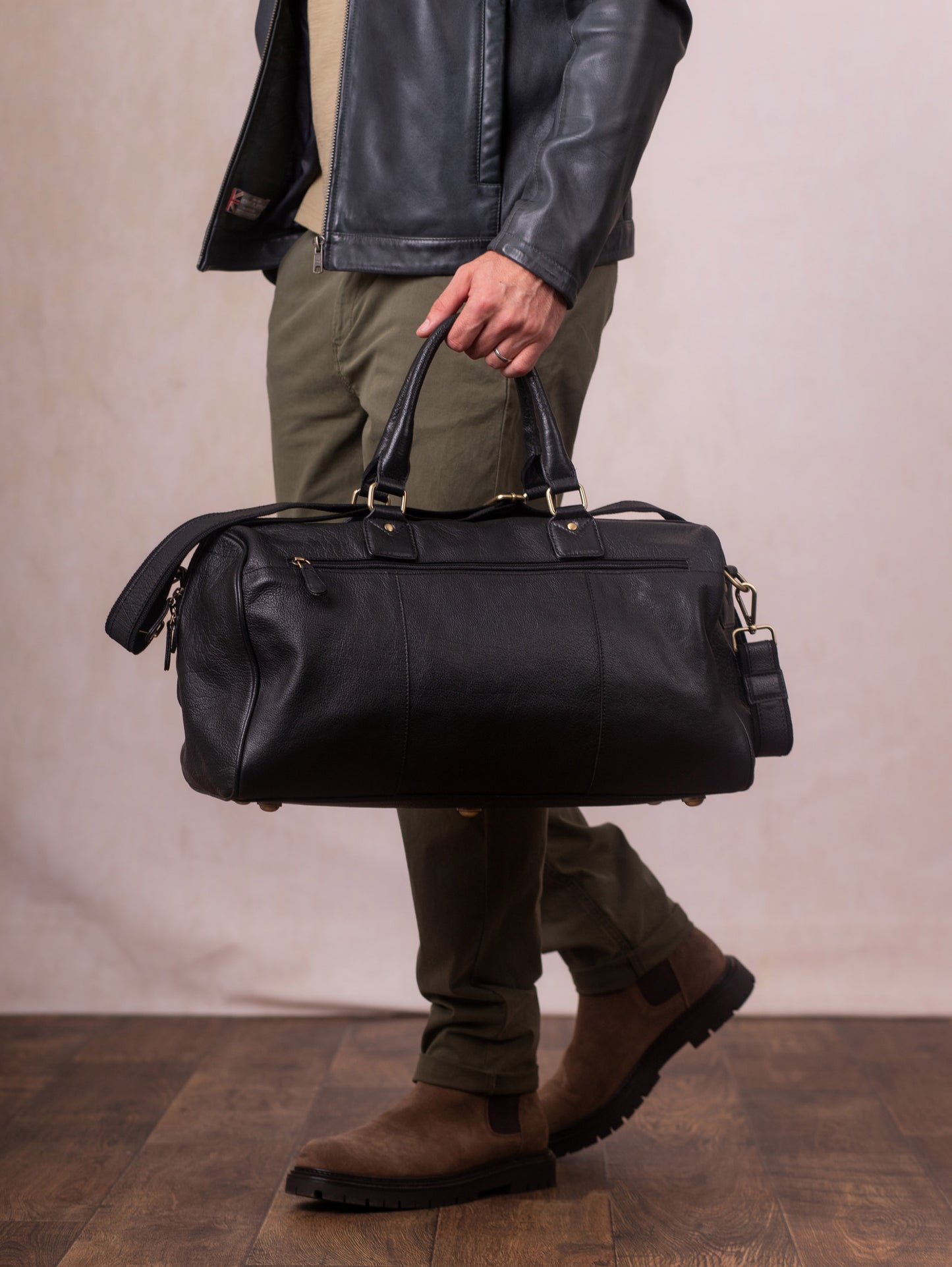 Discoverer Medium Leather Holdall
