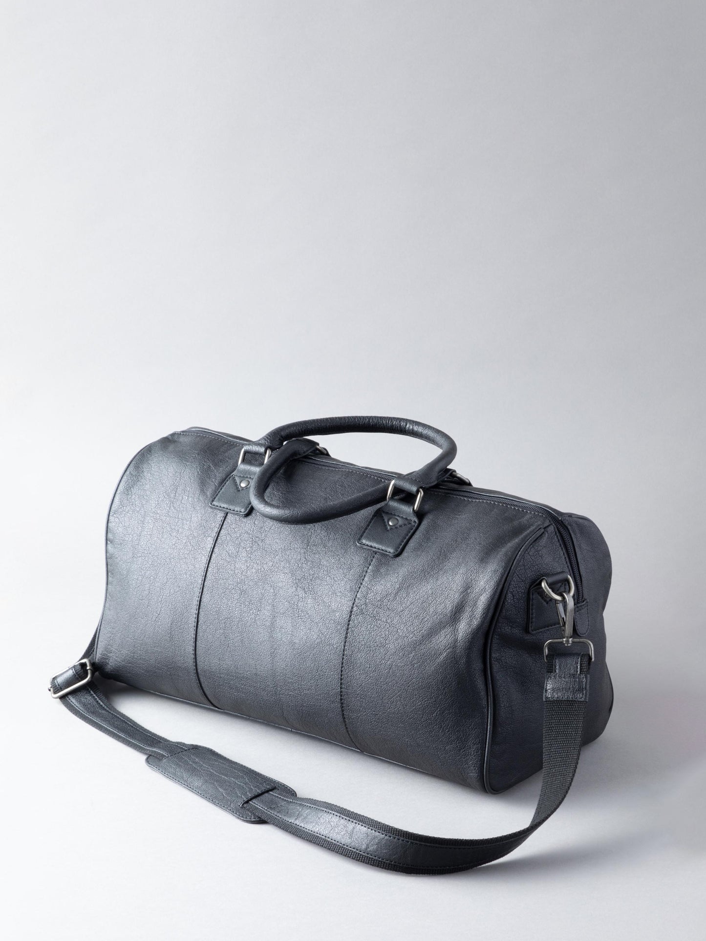 Discoverer Medium Leather Holdall