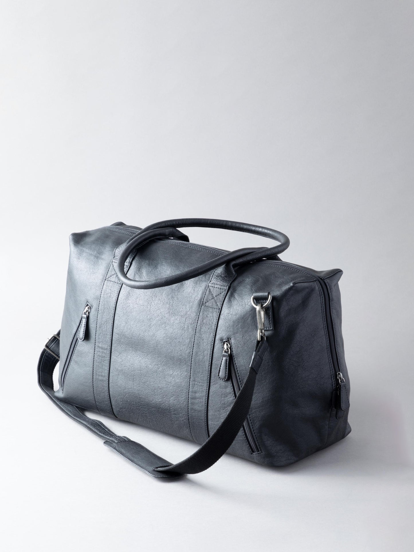 Discoverer Large Leather Holdall