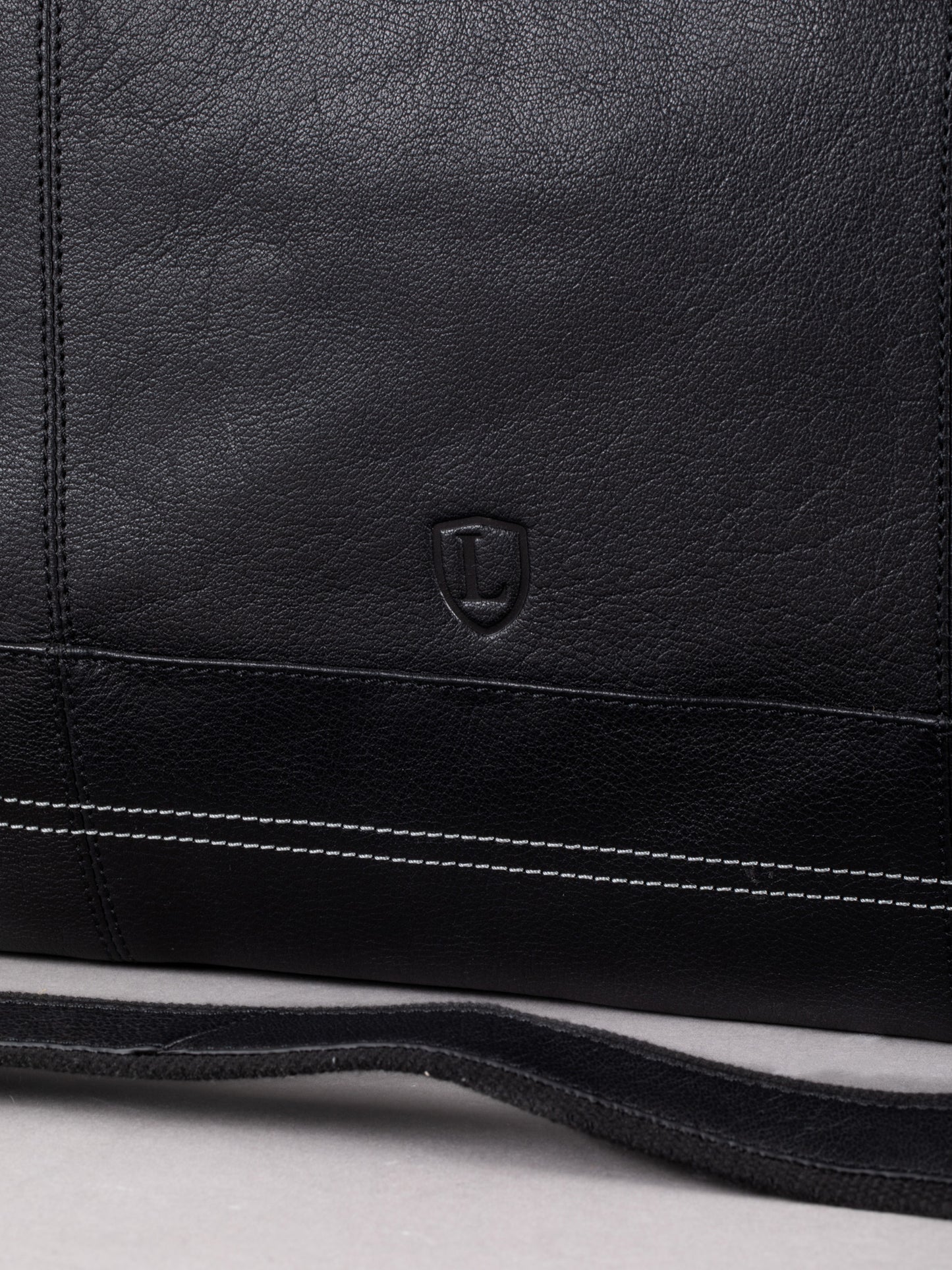 Keswick Leather Holdall