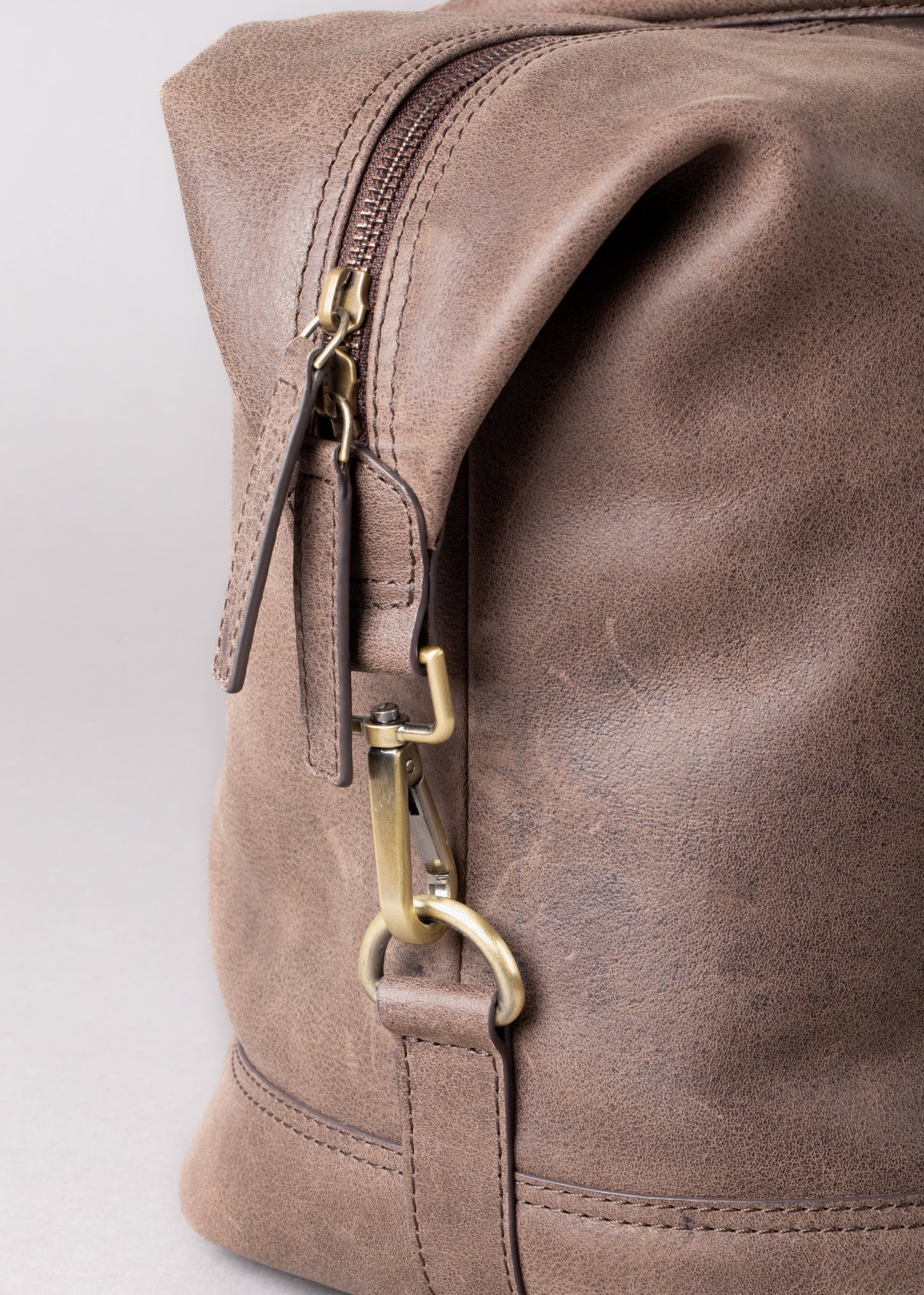Hutton Medium Leather Holdall