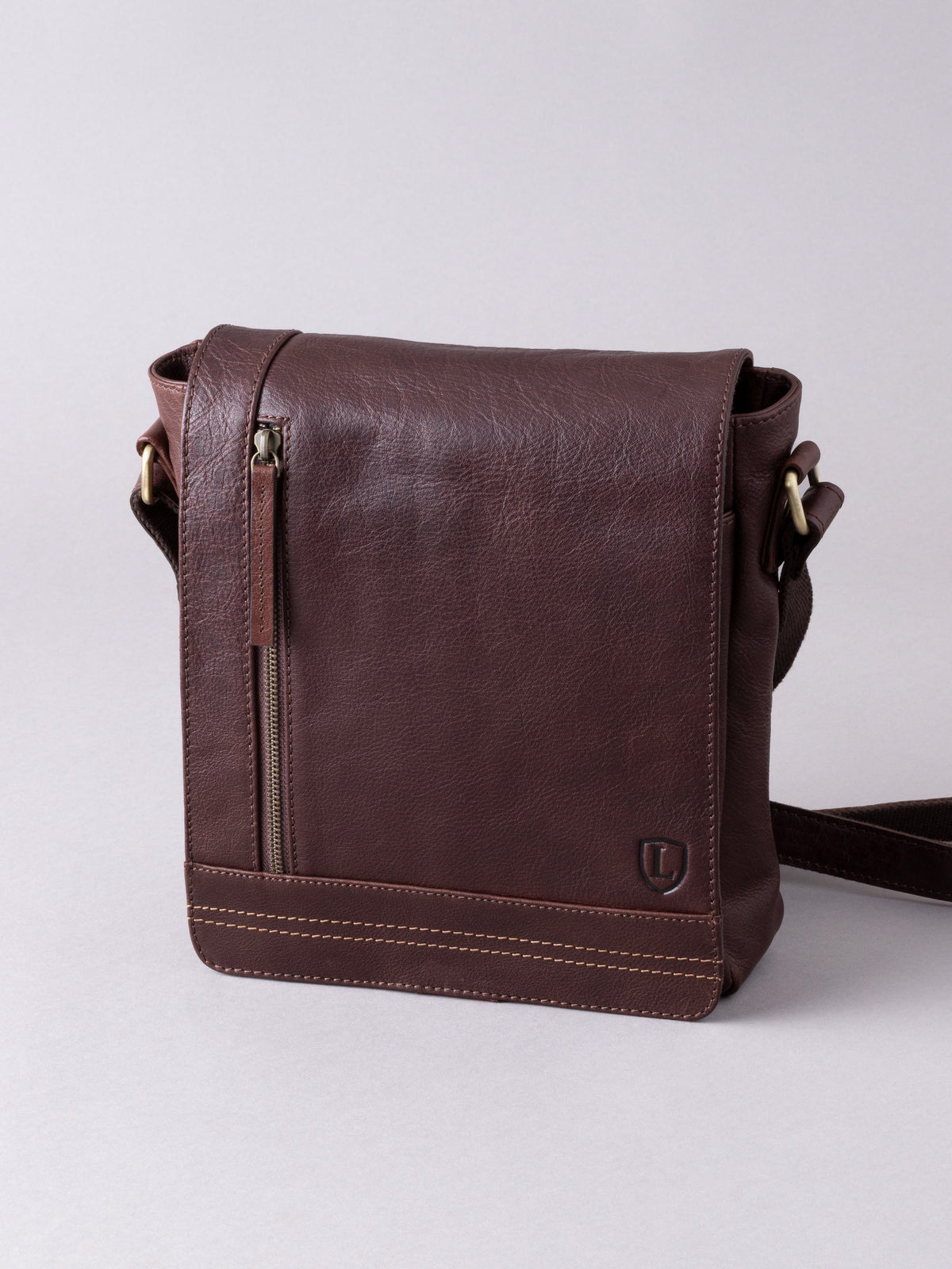 Keswick Medium Leather Messenger Bag