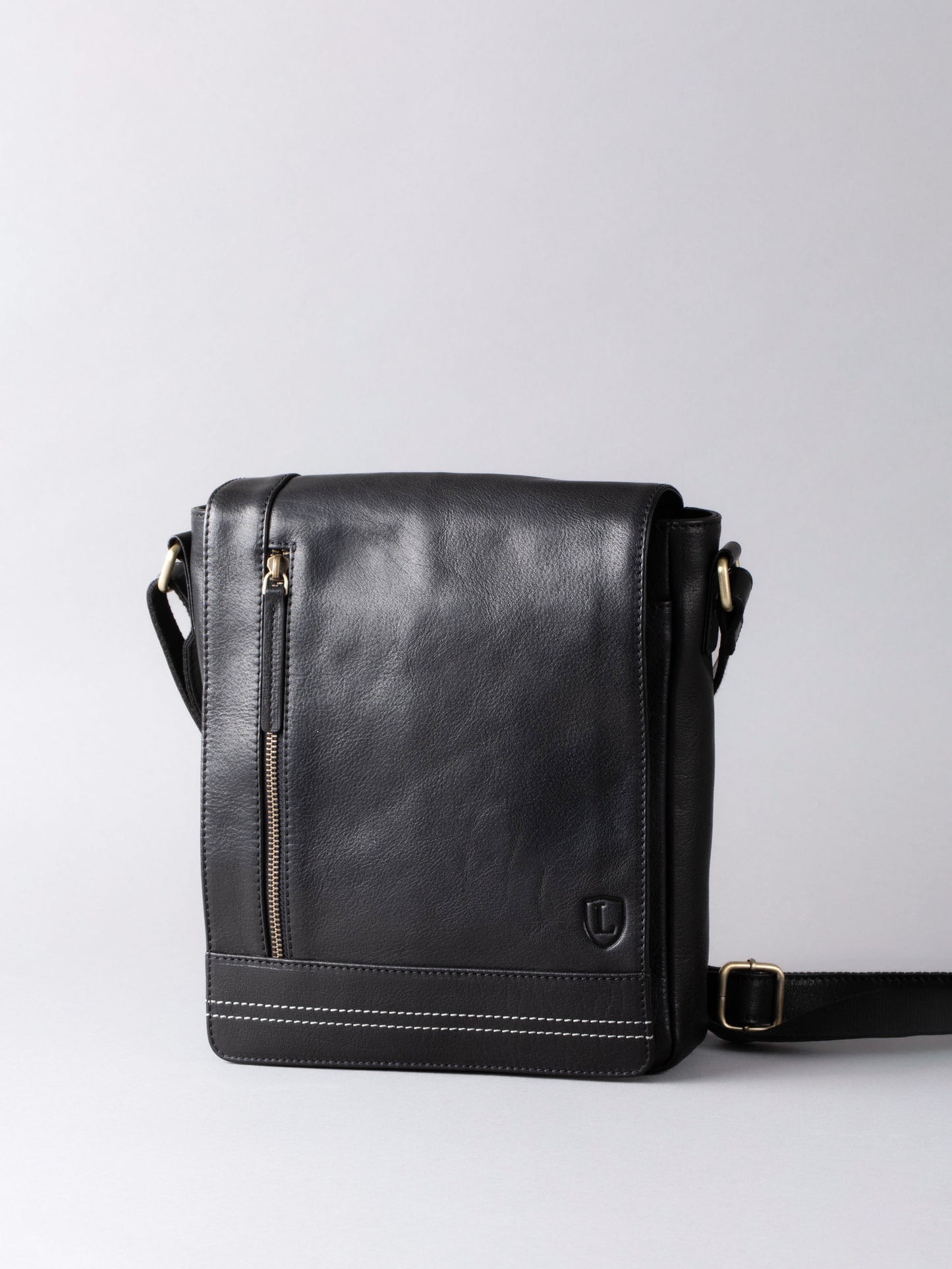 Keswick Medium Leather Messenger Bag