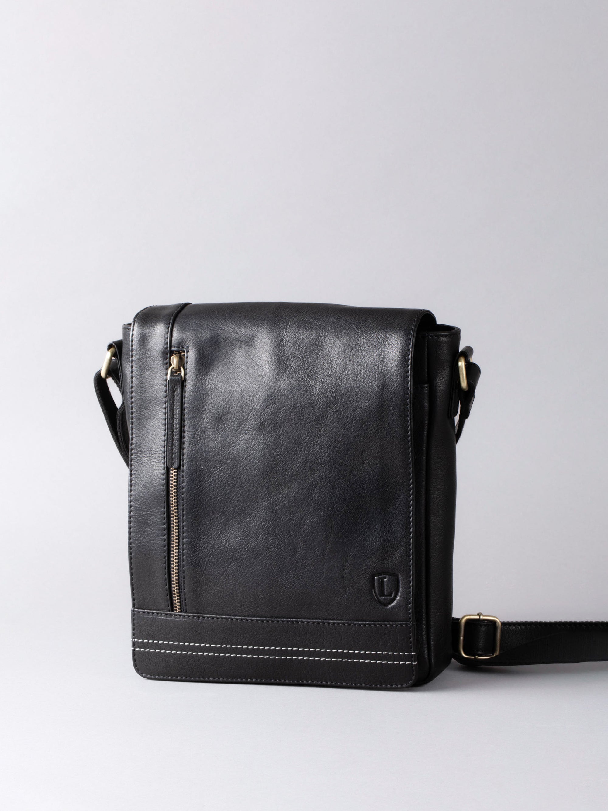 Keswick Medium Leather Messenger Bag