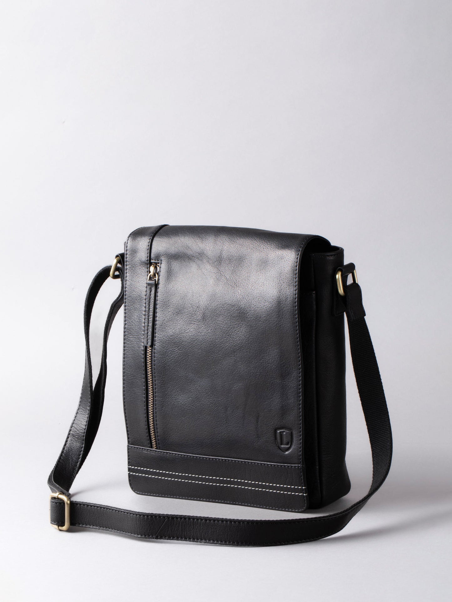 Keswick Medium Leather Messenger Bag