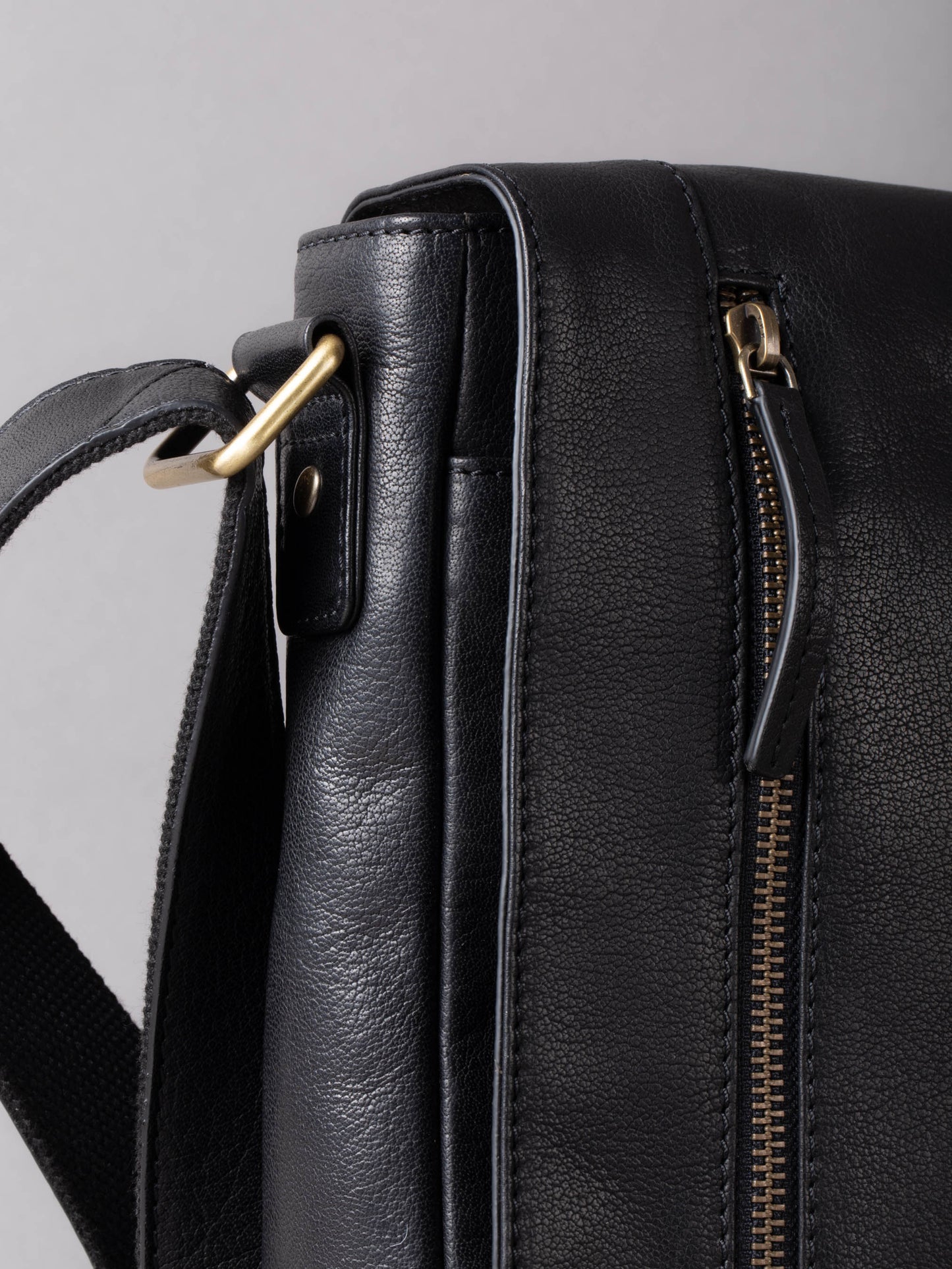 Keswick Large Leather Messenger Bag