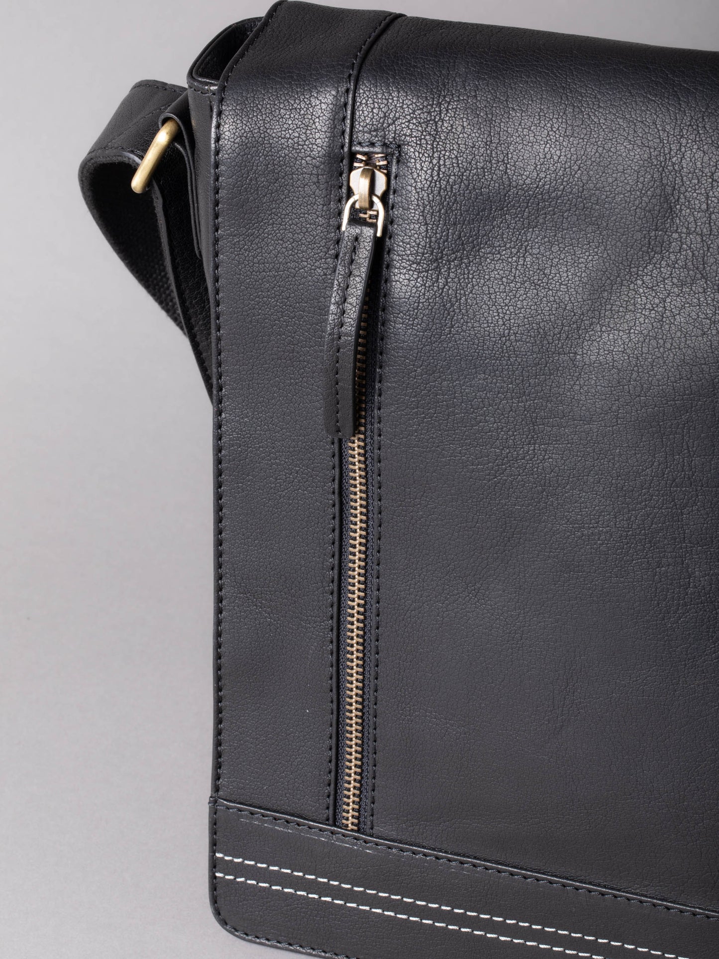 Keswick Large Leather Messenger Bag