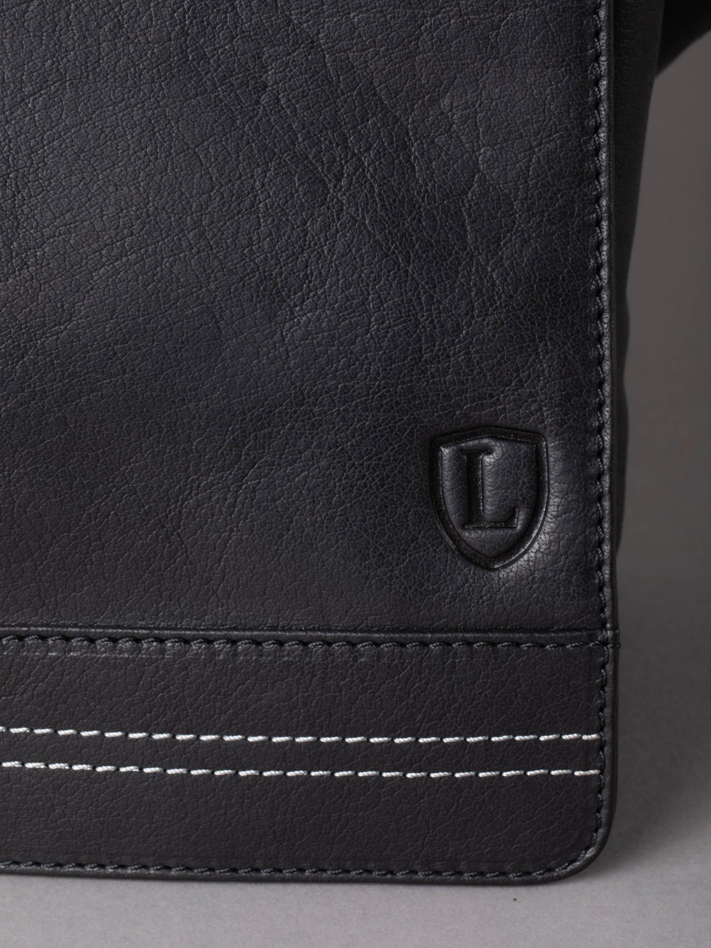 Keswick Large Leather Messenger Bag