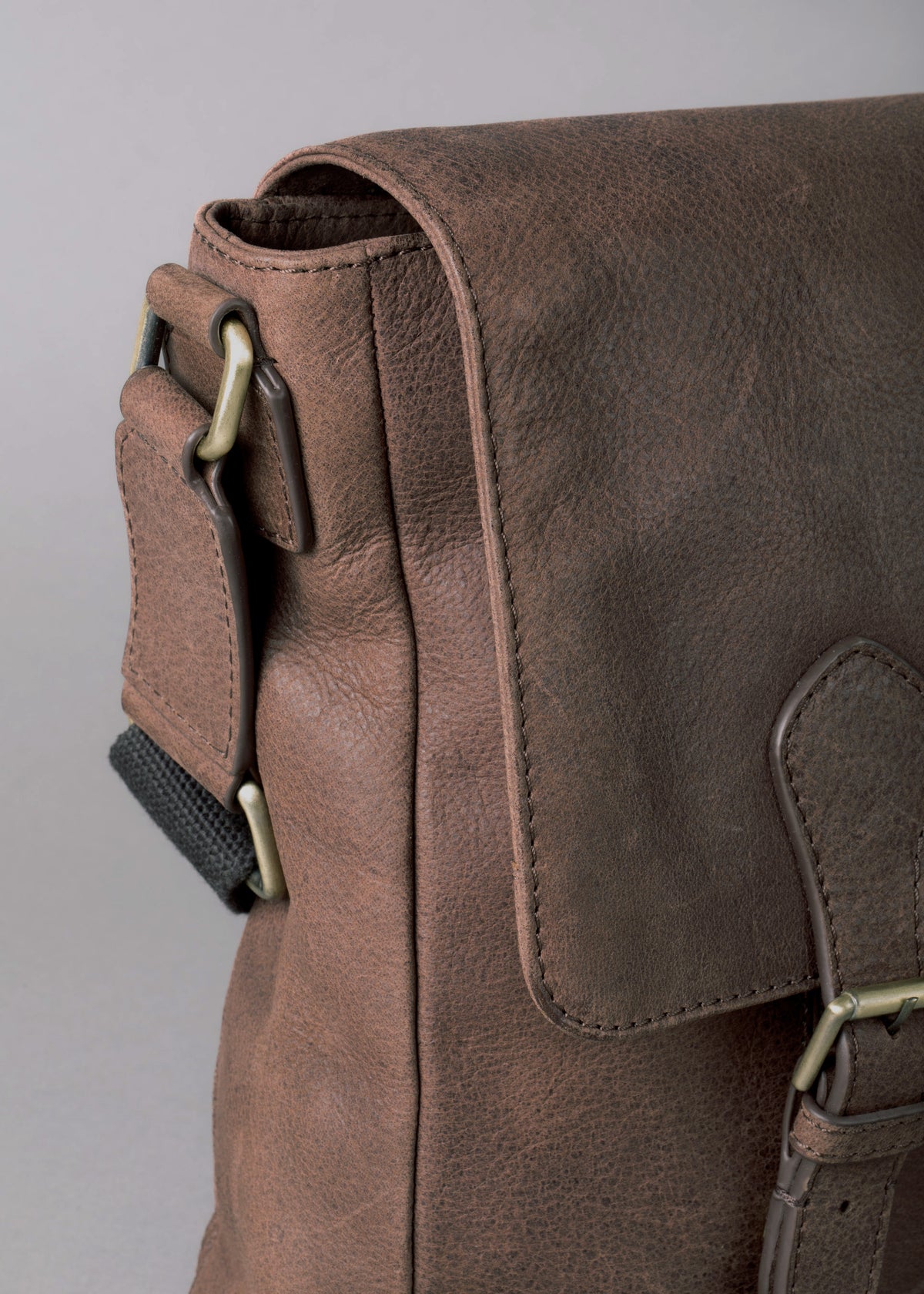 Hutton Leather Messenger Bag