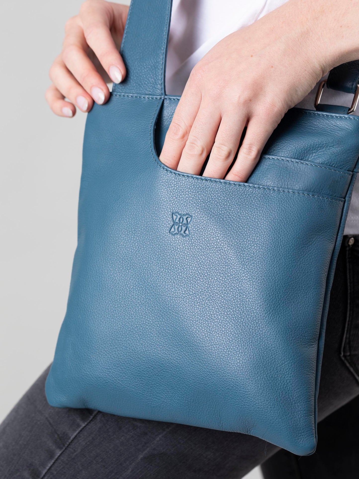 Allerdale Leather Cross Body Bag