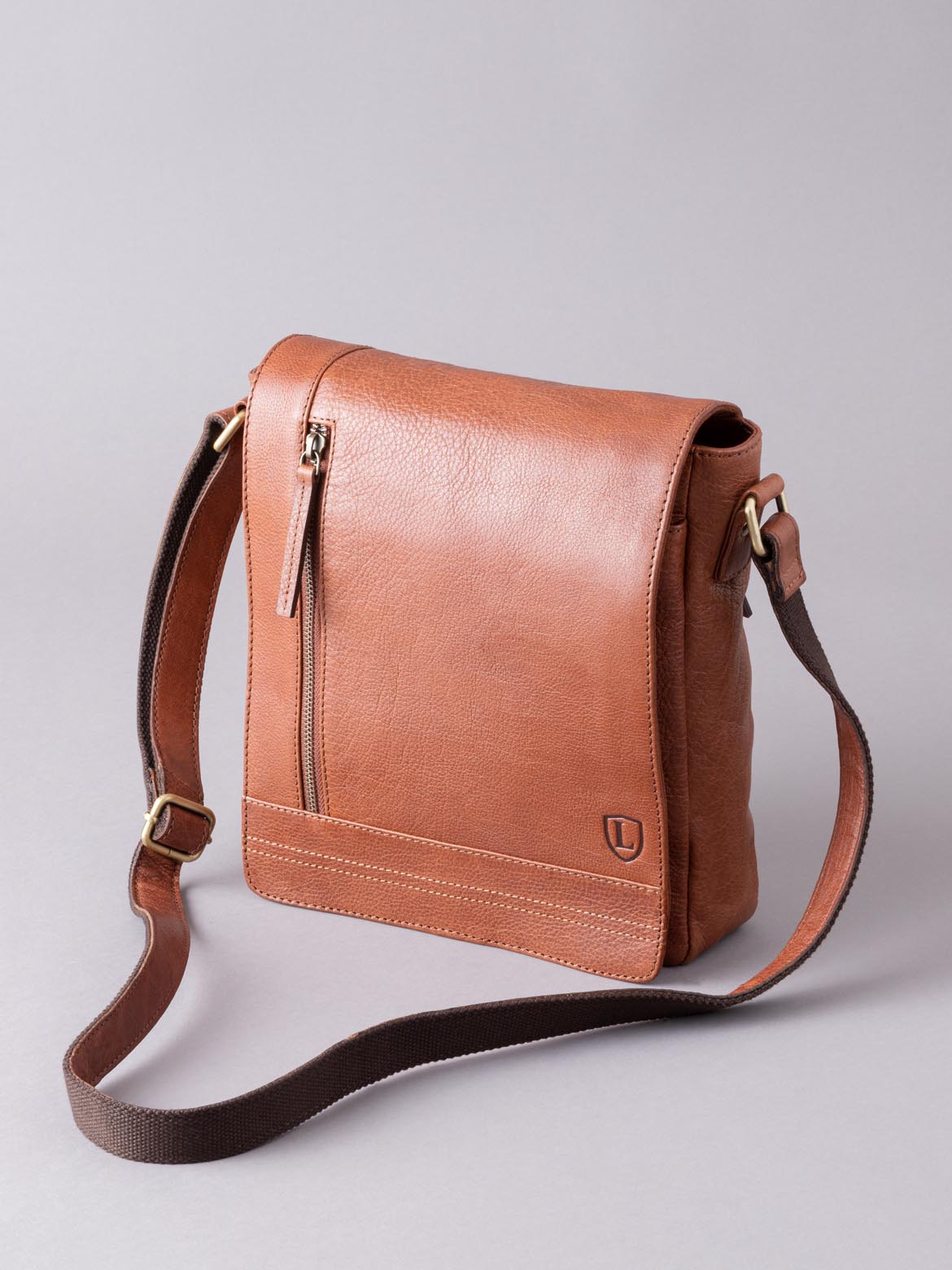 Keswick Medium Leather Messenger Bag