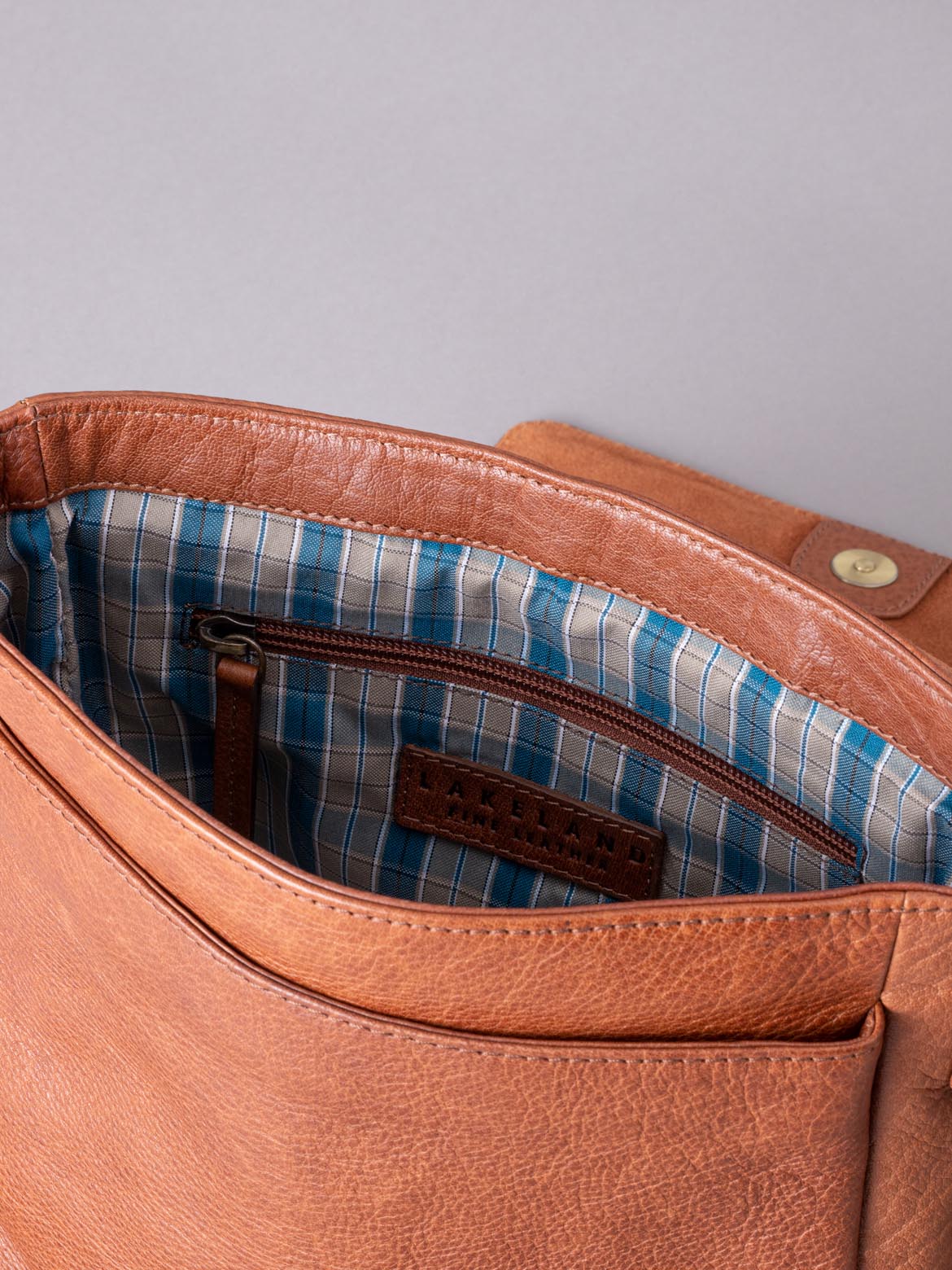 Keswick Medium Leather Messenger Bag